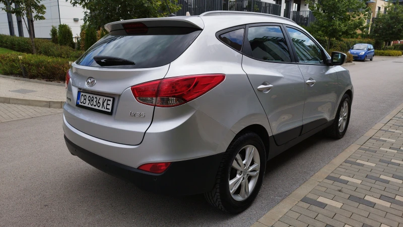 Hyundai IX35 2.0i 4х4 EURO 5A, снимка 4 - Автомобили и джипове - 47275629