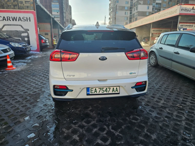 Kia Niro 64kwh premium, снимка 5 - Автомобили и джипове - 48578006