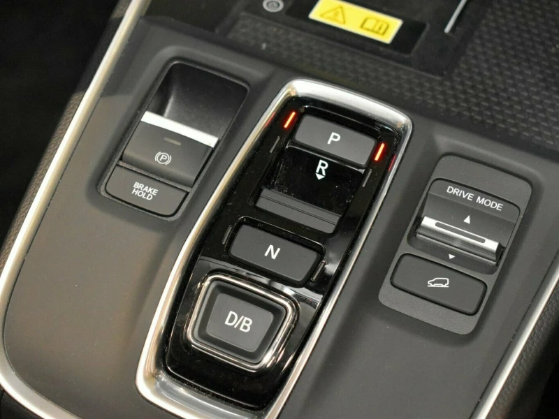 Honda Cr-v * HEV* ELEGANCE* AWD* DISTR* PANO* LED* CAM* , снимка 8 - Автомобили и джипове - 50189738