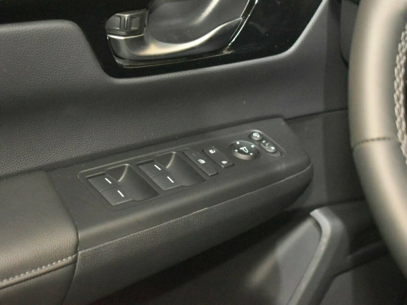 Honda Cr-v * HEV* ELEGANCE* AWD* DISTR* PANO* LED* CAM* , снимка 3 - Автомобили и джипове - 50189738