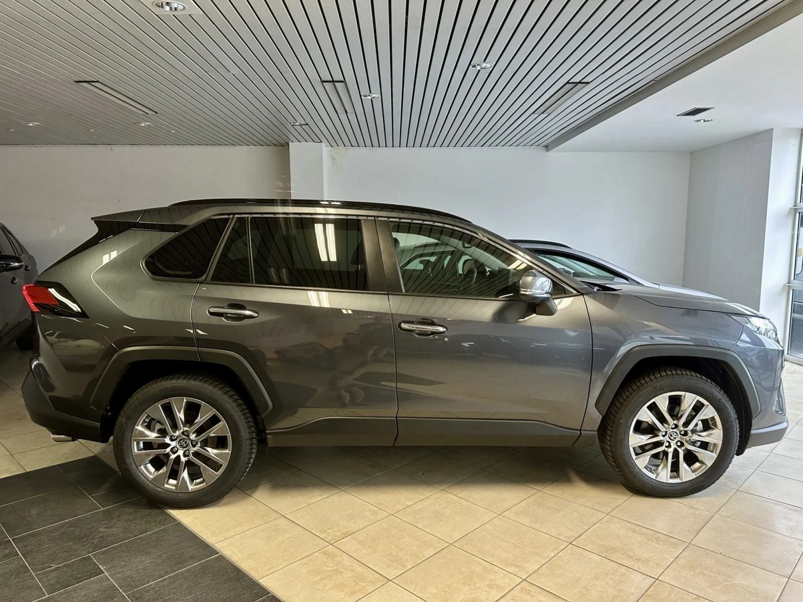 Toyota Rav4 ОЧАКВАН ВНОС/2.5-Full Hybrid AWD-i eCV/FULL-екстри - изображение 6