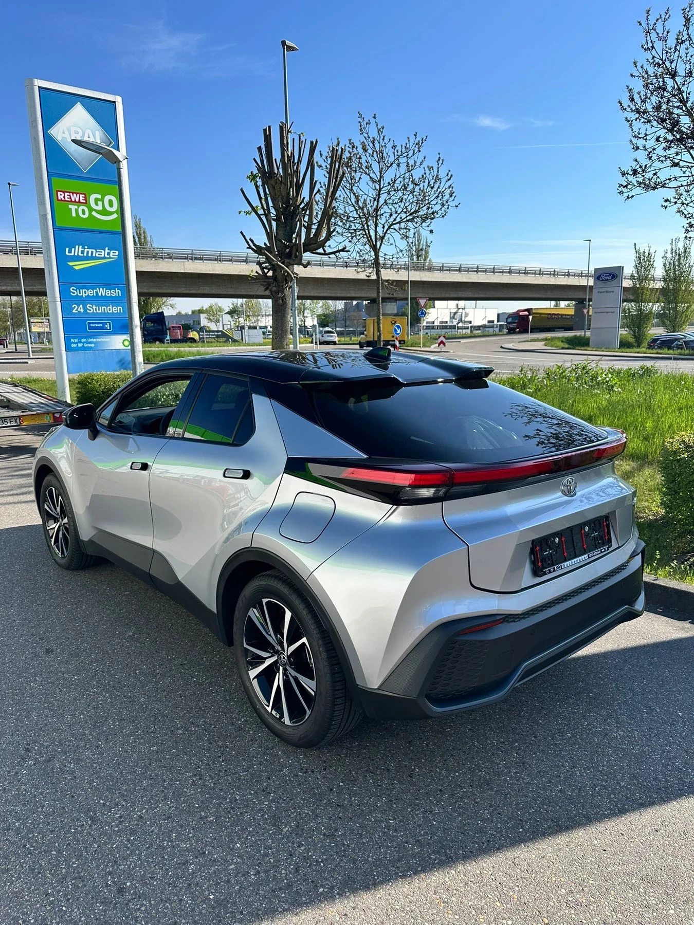 Toyota C-HR 2.0 Hybrid 197 кс . Наличен Гаранция внос Германия - изображение 3