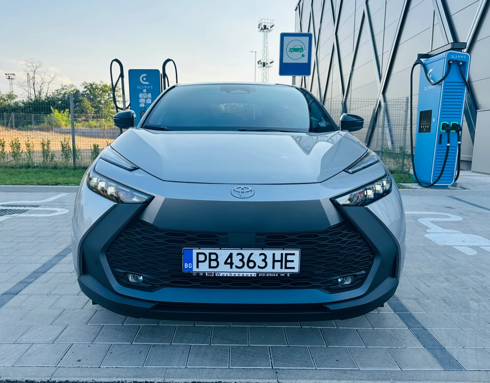 Toyota C-HR 2.0 Hybrid 197 кс .  Гаранция внос Германия - изображение 3