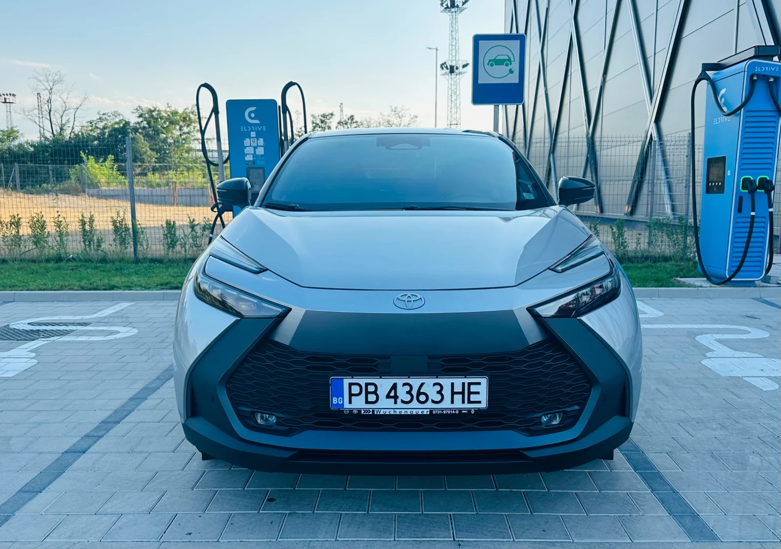 Toyota C-HR 2.0 Hybrid 197 кс .  Гаранция внос Германия - изображение 2