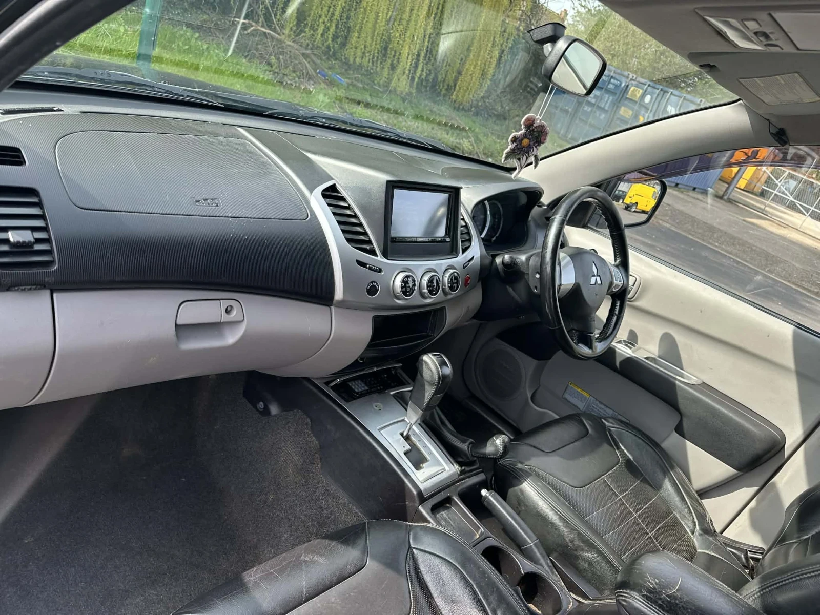 Mitsubishi L200, снимка 10 - Автомобили и джипове - 55159905