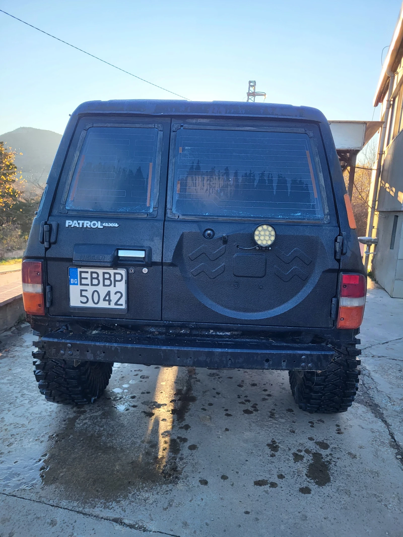 Nissan Patrol, снимка 5 - Автомобили и джипове - 54811108
