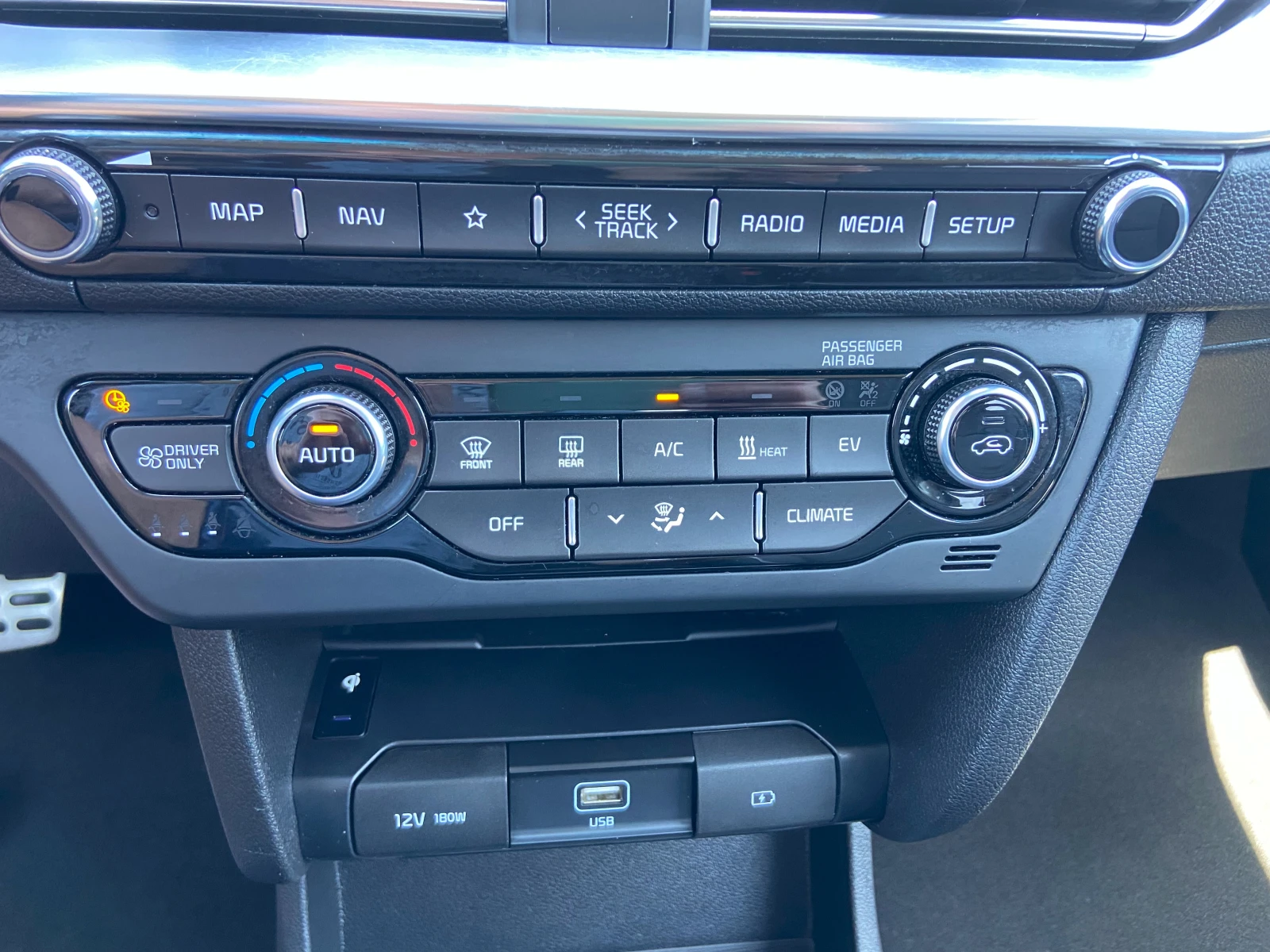 Kia Niro 64kw-204кс-Термо помпа!, снимка 13 - Автомобили и джипове - 55089008