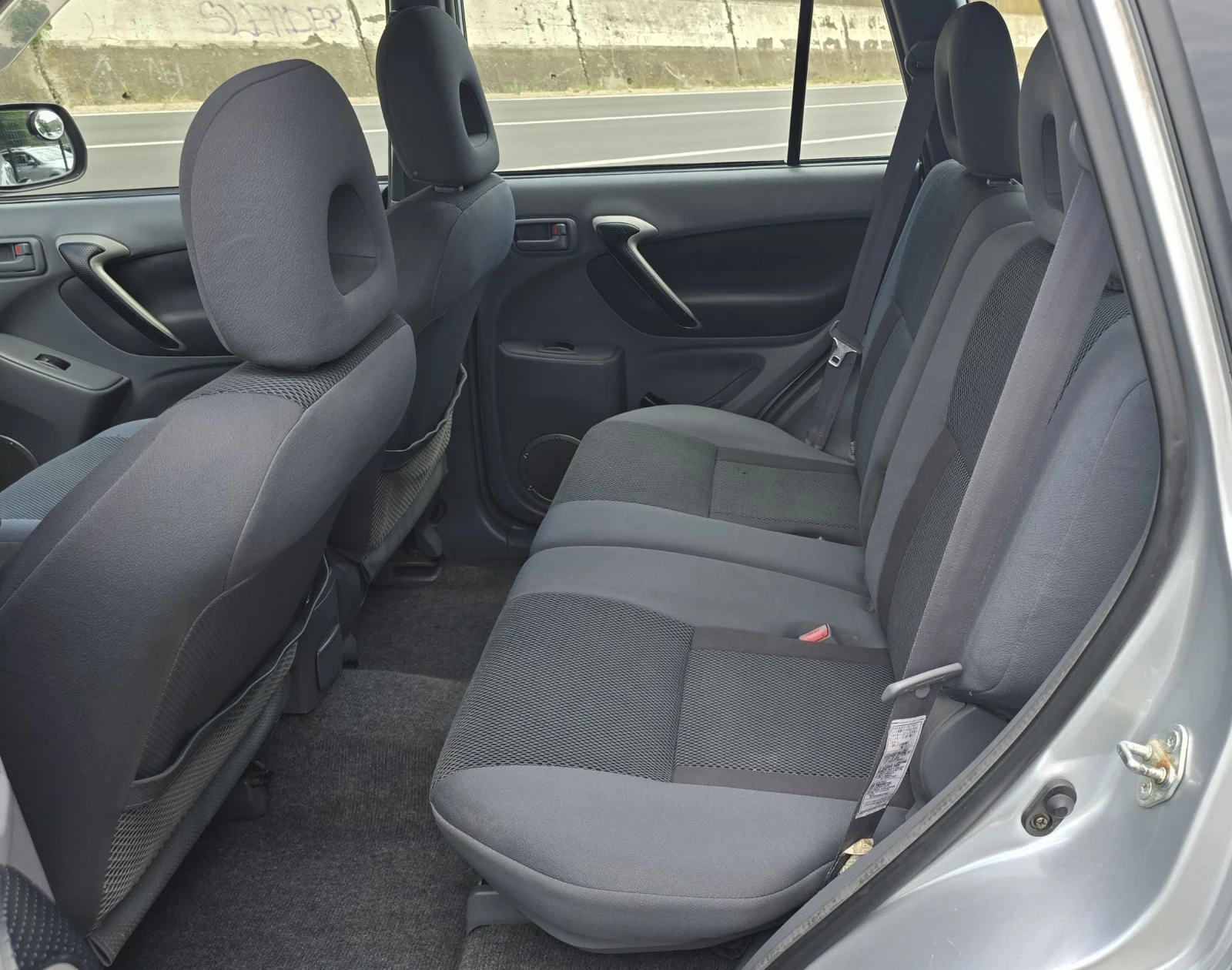 Toyota Rav4 2.0 D4D 4x4 , снимка 16 - Автомобили и джипове - 55188678