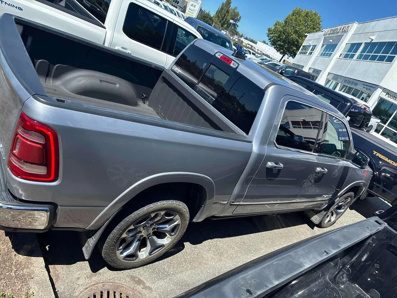 Dodge RAM 1500 Limited / 360 / КЛИП НА МОТОРА , снимка 3 - Автомобили и джипове - 55529560