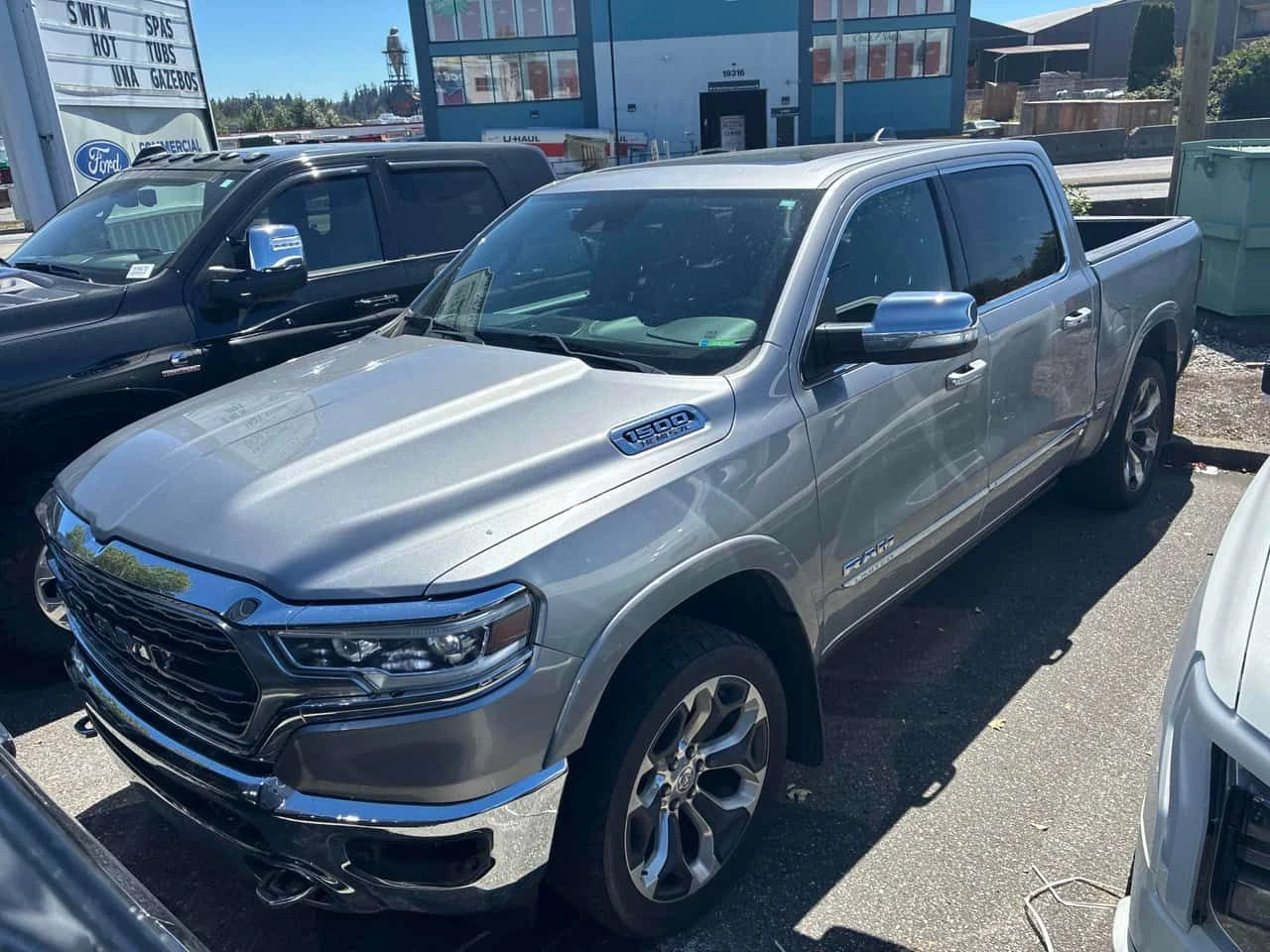 Dodge RAM 1500 Limited / 360 / КЛИП НА МОТОРА 