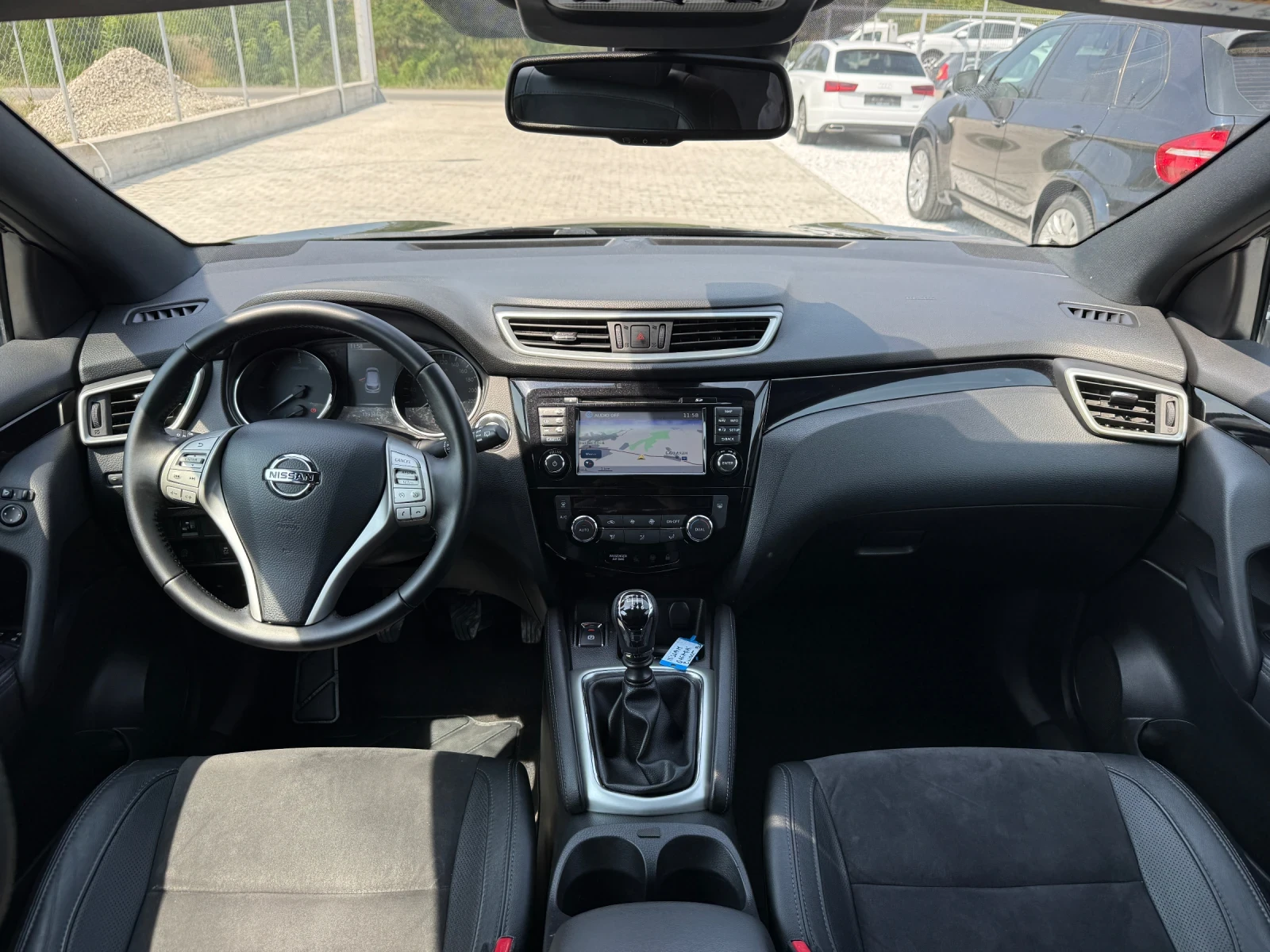 Nissan Qashqai 1.5 DCI NAVI 360 CAMERA PANORAMA, снимка 13 - Автомобили и джипове - 55774219