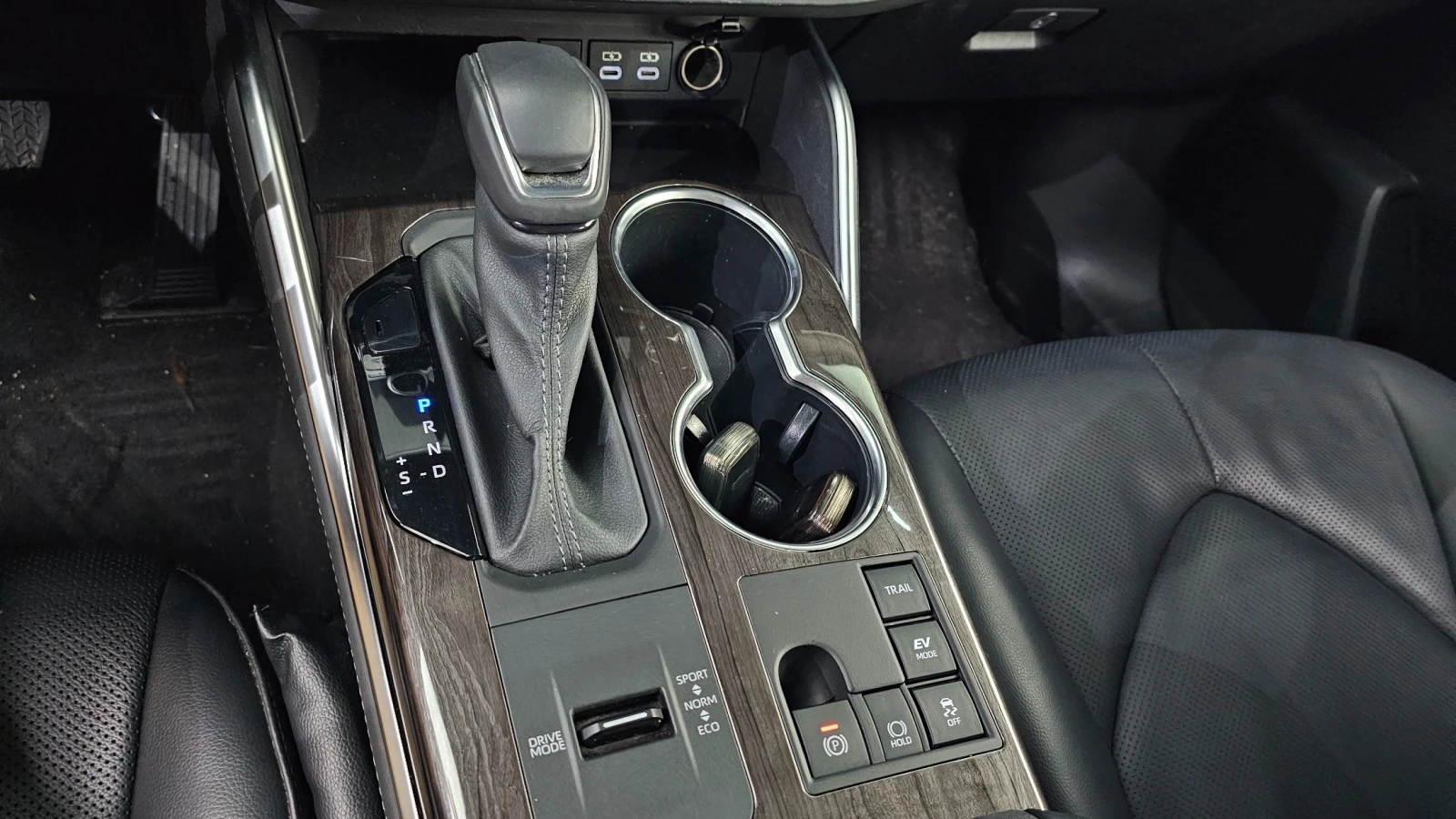 Toyota Highlander 2.5 4WD LIMITED, снимка 8 - Автомобили и джипове - 56116072