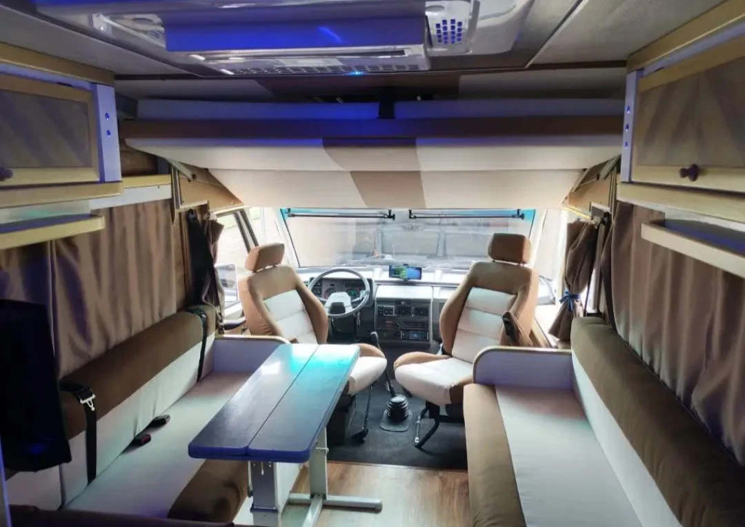 Кемпер Mobilvetta Euro Yacht , снимка 5 - Каравани и кемпери - 56122322