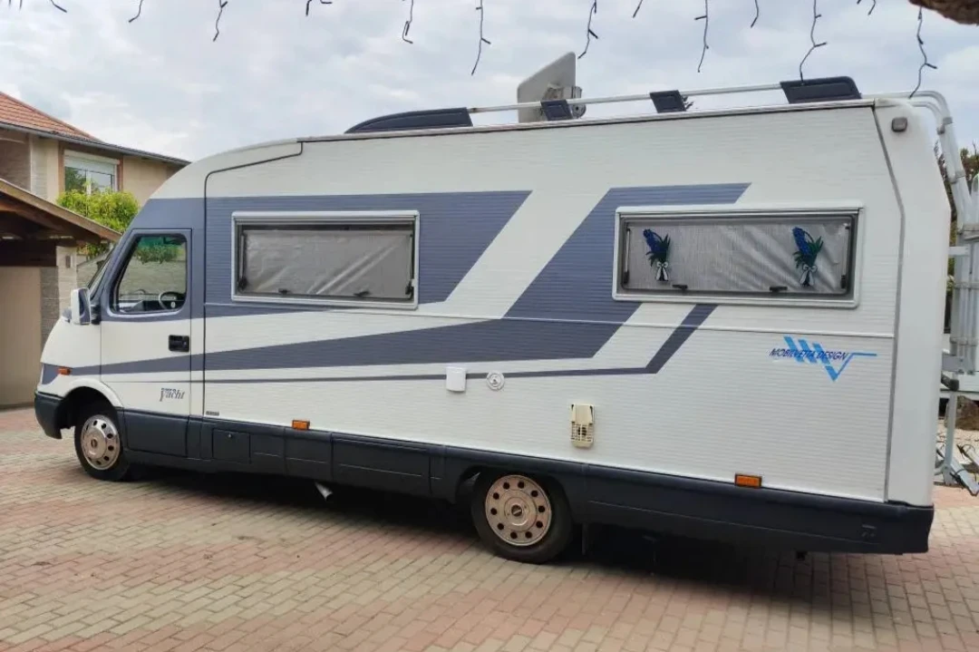 Кемпер Mobilvetta Euro Yacht , снимка 3 - Каравани и кемпери - 56122322