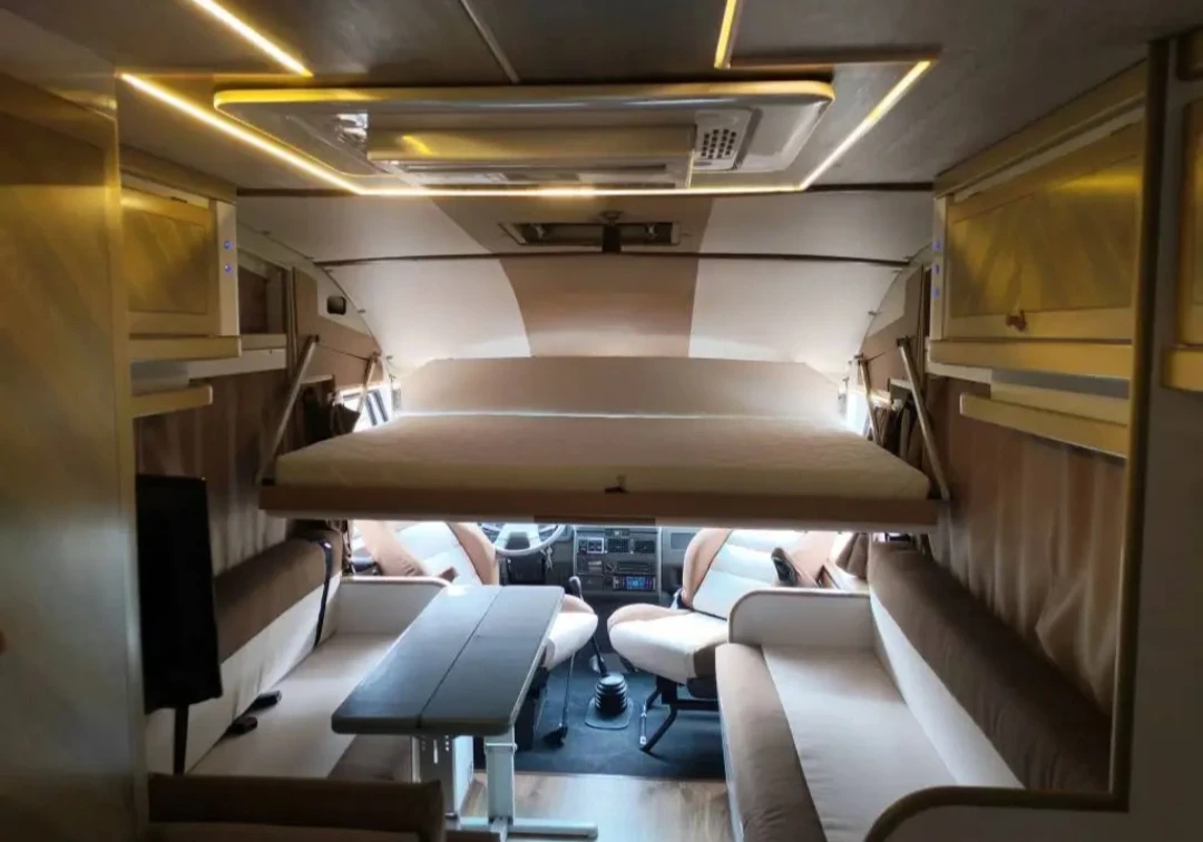 Кемпер Mobilvetta Euro Yacht , снимка 6 - Каравани и кемпери - 56122322