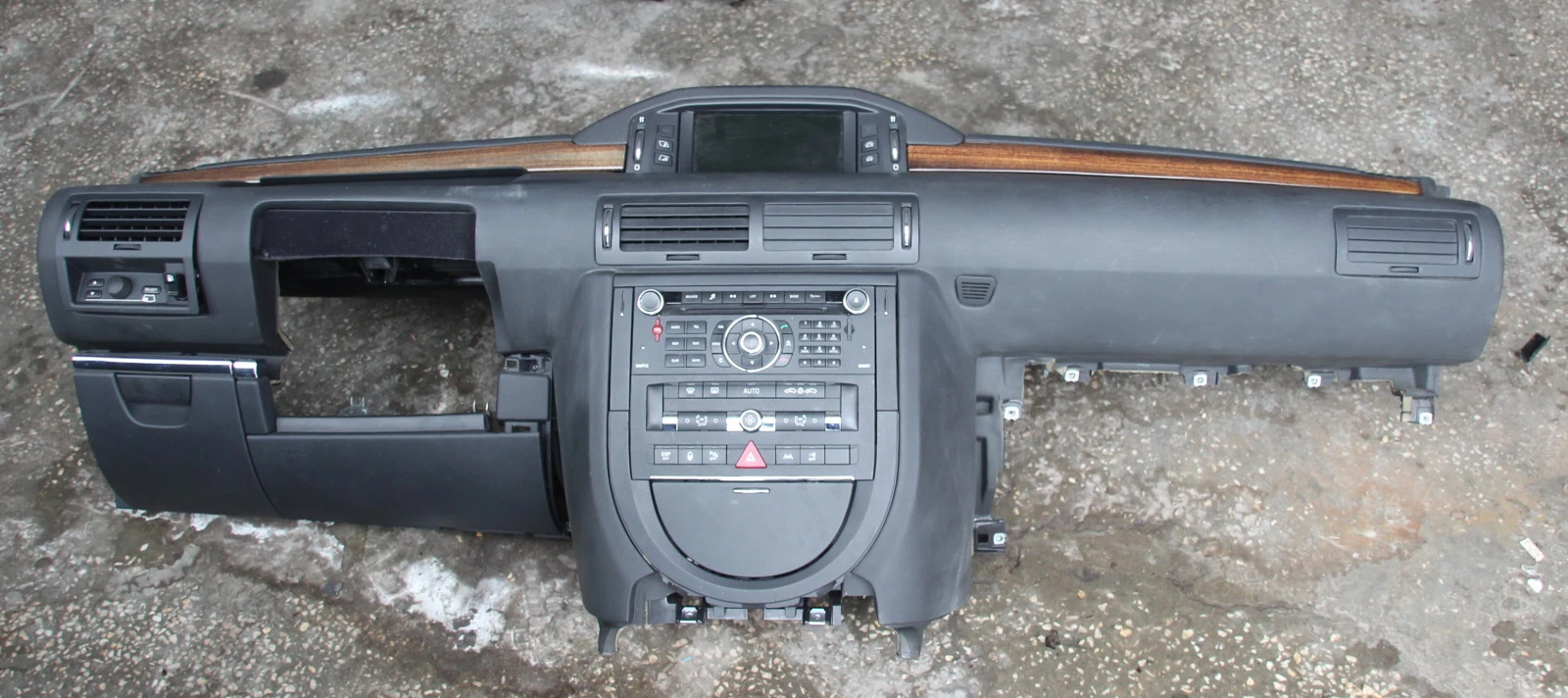      6  2010 .    | Mobile.bg   1