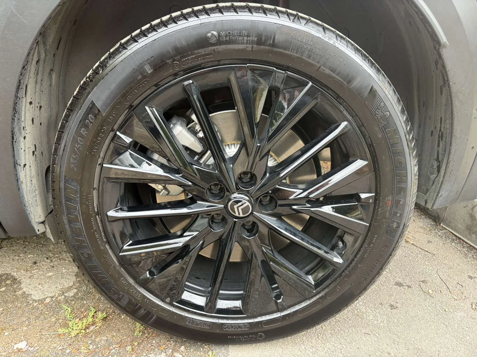 Гуми Летни 235/50R20, снимка 4 - Гуми и джанти - 56279024