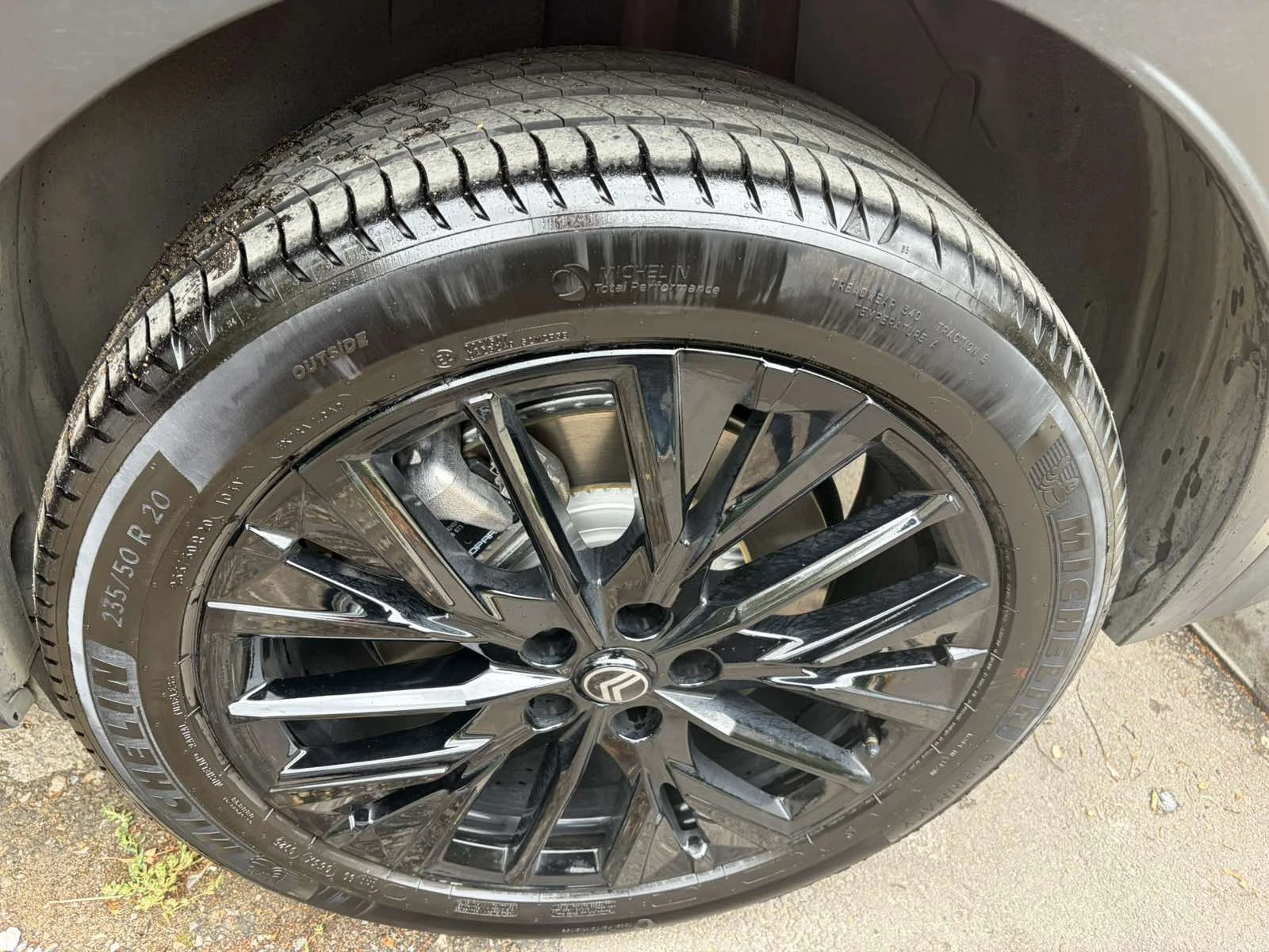 Гуми Летни 235/50R20, снимка 6 - Гуми и джанти - 56279024