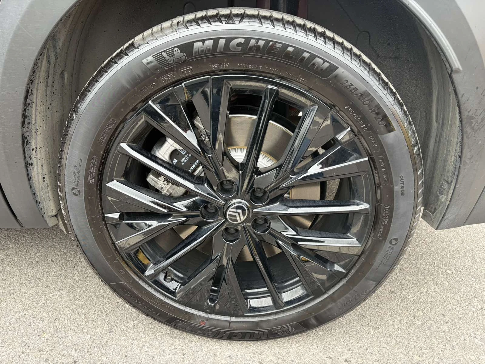 Гуми Летни 235/50R20, снимка 5 - Гуми и джанти - 56279024