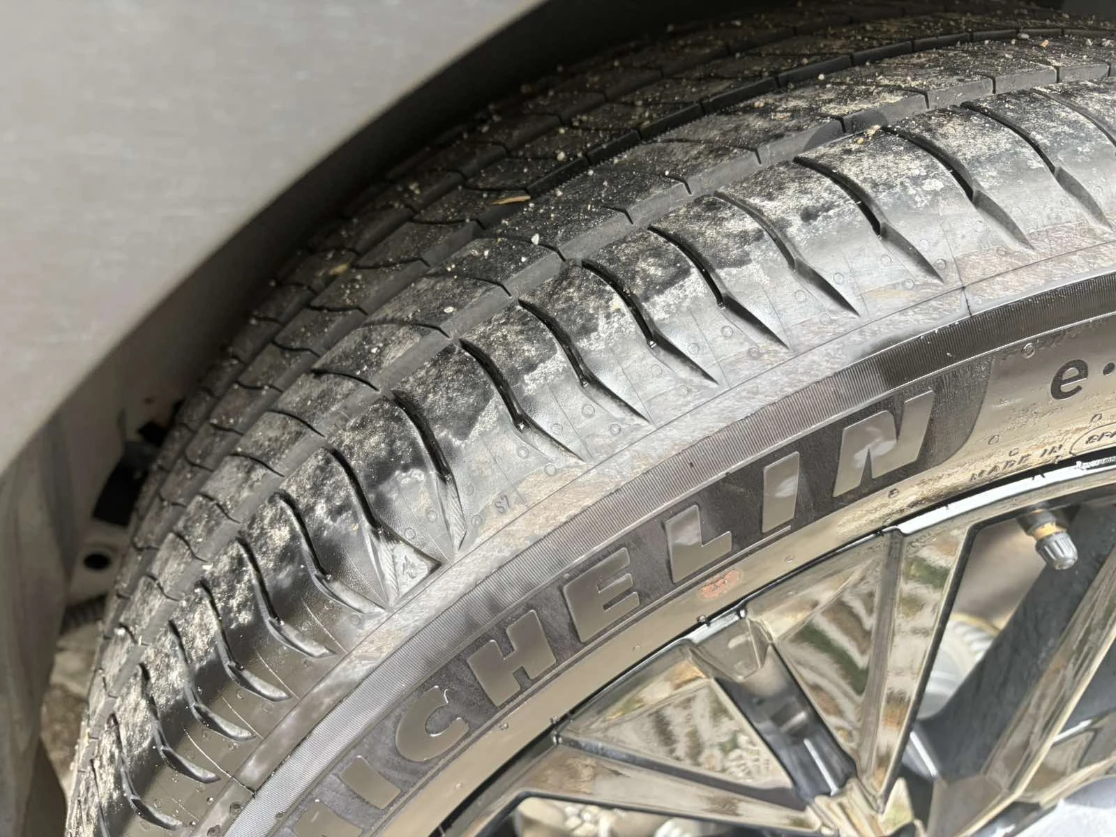 Гуми Летни 235/50R20, снимка 16 - Гуми и джанти - 56279024