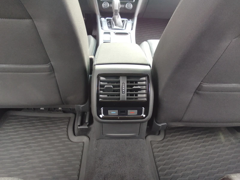 VW Passat B8 2.0 TDI DSG FACELIFT , снимка 14 - Автомобили и джипове - 46933413