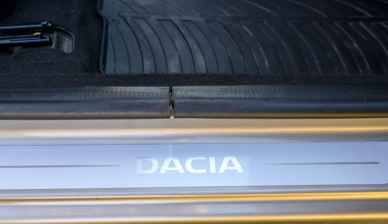 Dacia Sandero, снимка 10 - Автомобили и джипове - 45060474