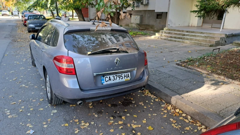 Renault Laguna III, снимка 4 - Автомобили и джипове - 47640971