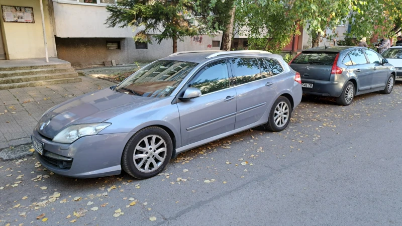 Renault Laguna III, снимка 3 - Автомобили и джипове - 47640971