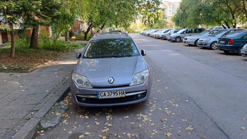 Renault Laguna III, снимка 2 - Автомобили и джипове - 47640971