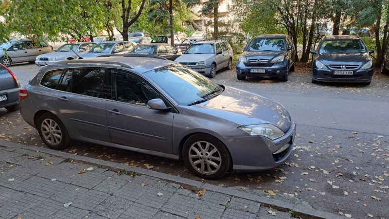 Renault Laguna III, снимка 1 - Автомобили и джипове - 47640971