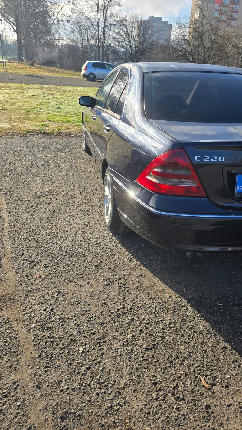 Mercedes-Benz C 220, снимка 10 - Автомобили и джипове - 48706926