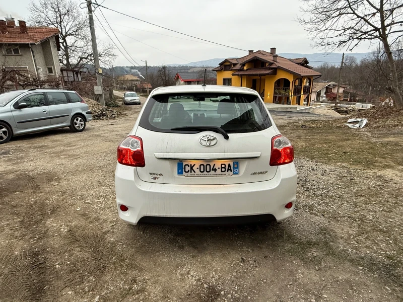 Toyota Auris 1.4, снимка 5 - Автомобили и джипове - 49028711