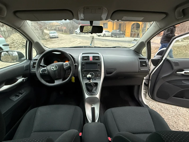 Toyota Auris 1.4, снимка 7 - Автомобили и джипове - 49028711