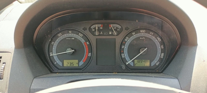 Skoda Fabia, снимка 3 - Автомобили и джипове - 51478216