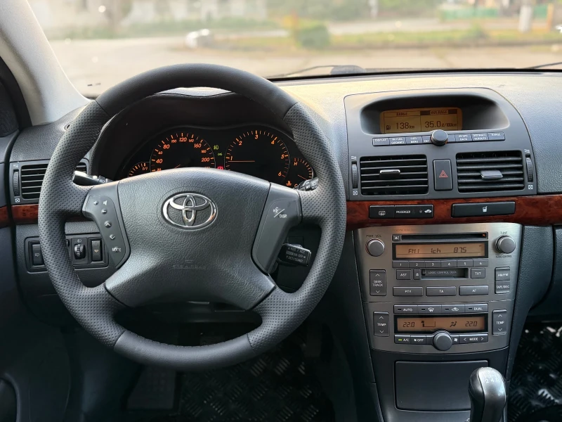 Toyota Avensis 2.0* 116* KLIMATRONIK* TOP, снимка 10 - Автомобили и джипове - 51045380