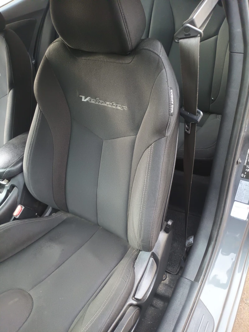 Hyundai Veloster , снимка 10 - Автомобили и джипове - 51147242