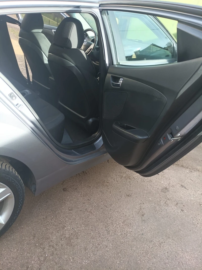 Hyundai Veloster , снимка 8 - Автомобили и джипове - 51147242