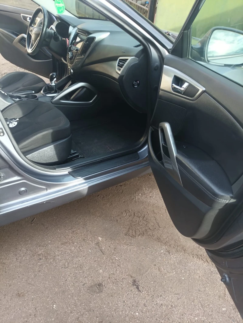Hyundai Veloster , снимка 9 - Автомобили и джипове - 51147242
