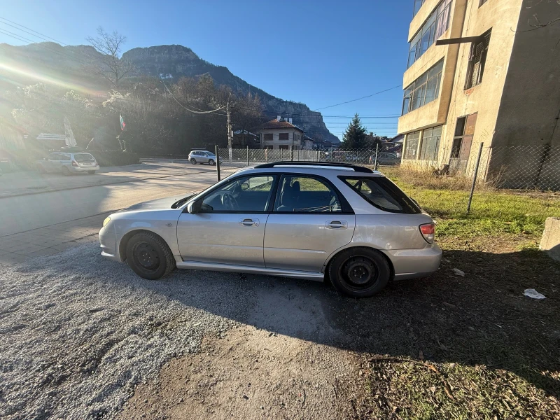 Subaru Impreza 1.5i Газ/Бензин Навигация Отлична, снимка 4 - Автомобили и джипове - 52937984