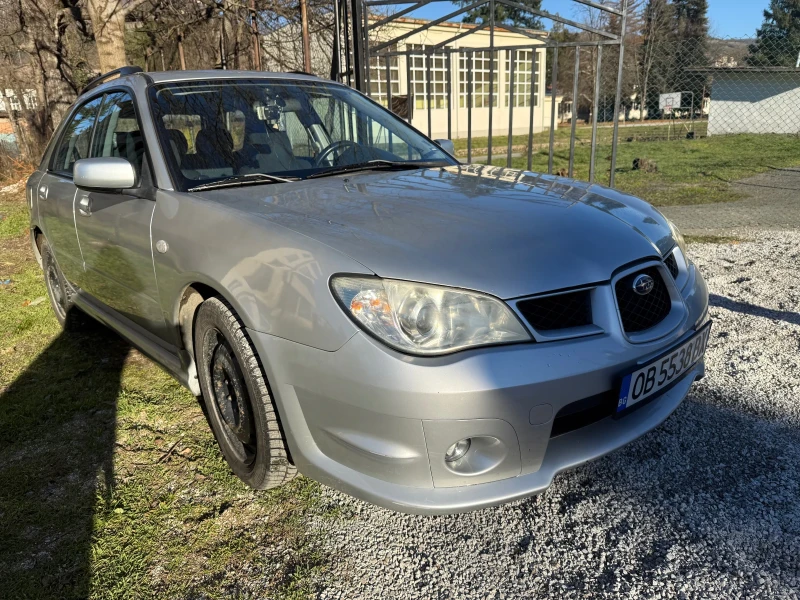 Subaru Impreza 1.5i Газ/Бензин Навигация Отлична, снимка 2 - Автомобили и джипове - 52937984