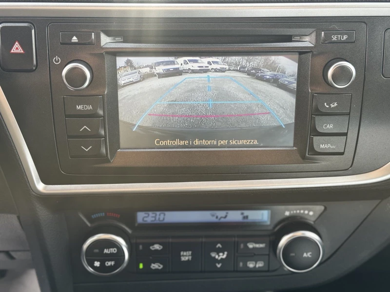 Toyota Auris 1.8I HYBRID, снимка 17 - Автомобили и джипове - 53123098