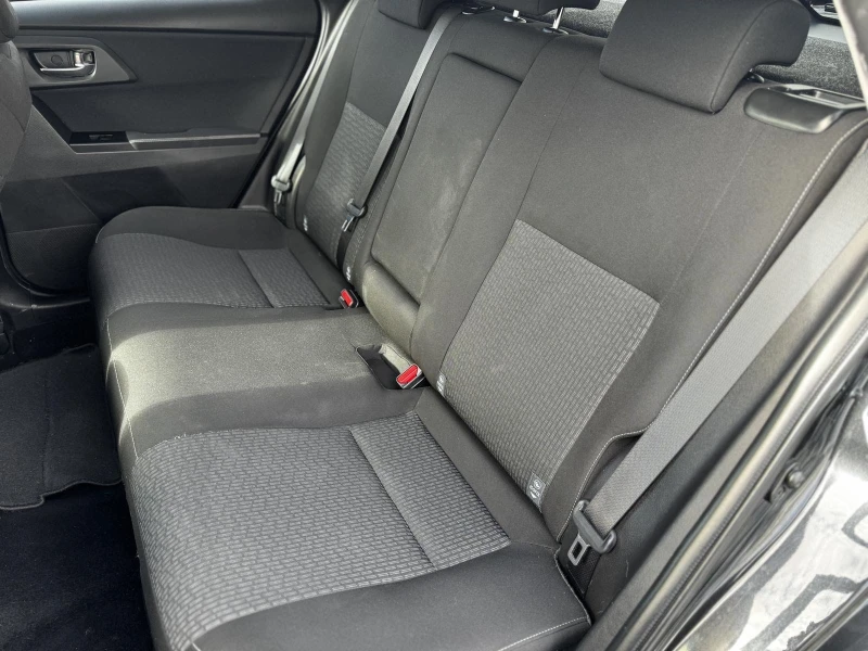 Toyota Auris 1.8I HYBRID, снимка 10 - Автомобили и джипове - 53123098