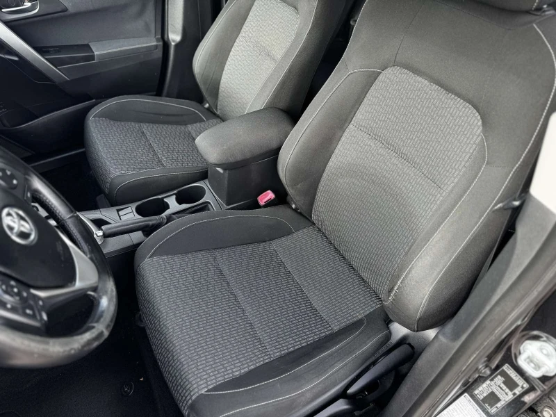 Toyota Auris 1.8I HYBRID, снимка 11 - Автомобили и джипове - 53123098