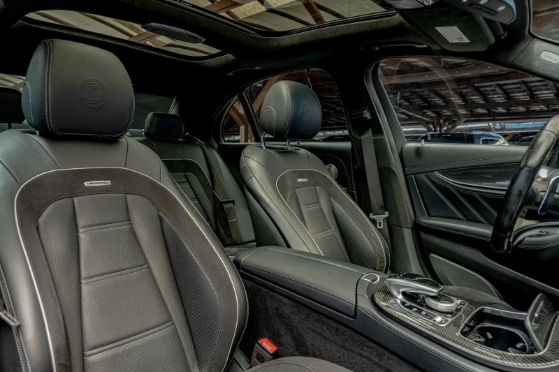 Mercedes-Benz E 63 AMG S/3D Burmester/Панорама/Карбон/Керамика/Обдухване, снимка 11 - Автомобили и джипове - 53355720