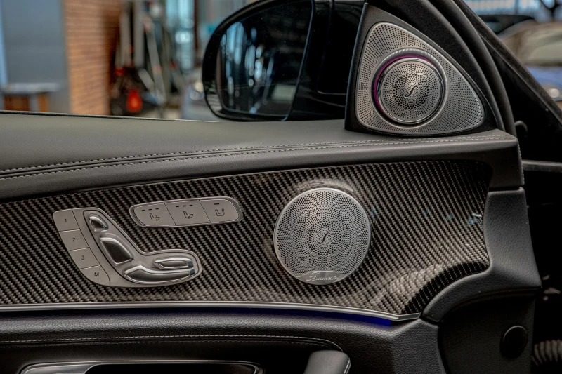 Mercedes-Benz E 63 AMG S/3D Burmester/Панорама/Карбон/Керамика/Обдухване, снимка 9 - Автомобили и джипове - 53355720