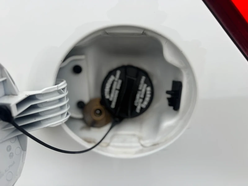 Hyundai Ix20 1.4i GAS-i BRC, снимка 15 - Автомобили и джипове - 53445028