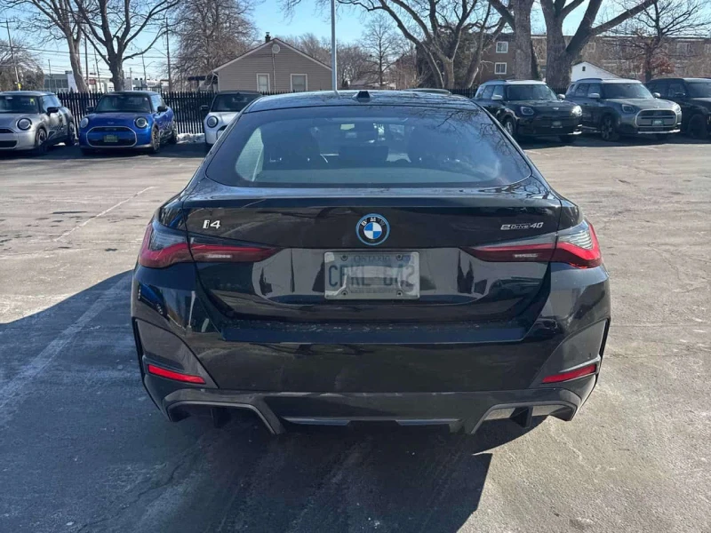 BMW i4 * eDrive40 * CARFAX * KEYLESS * PANO * , снимка 4 - Автомобили и джипове - 53539711