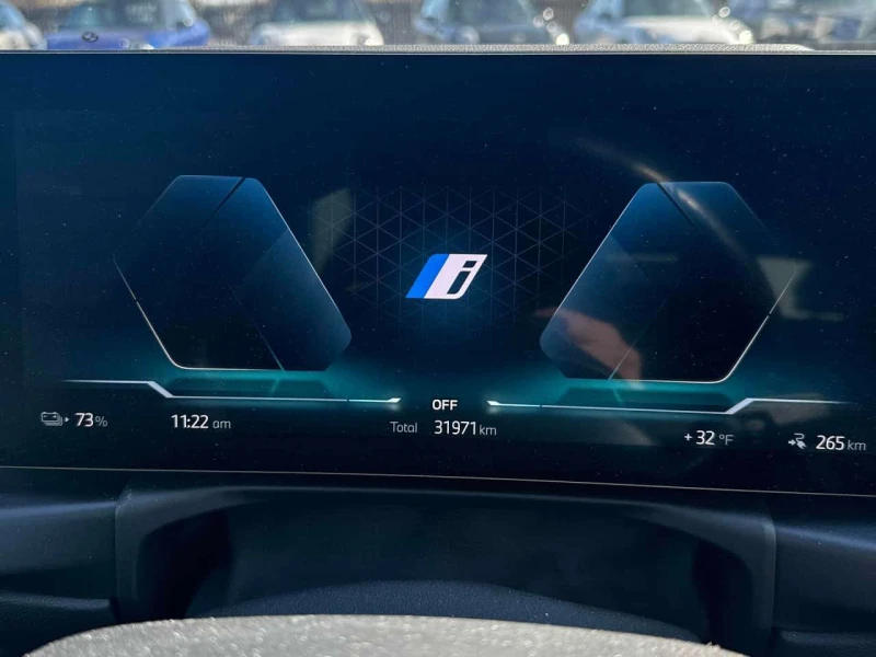 BMW i4 * eDrive40 * CARFAX * KEYLESS * PANO * , снимка 8 - Автомобили и джипове - 53539711