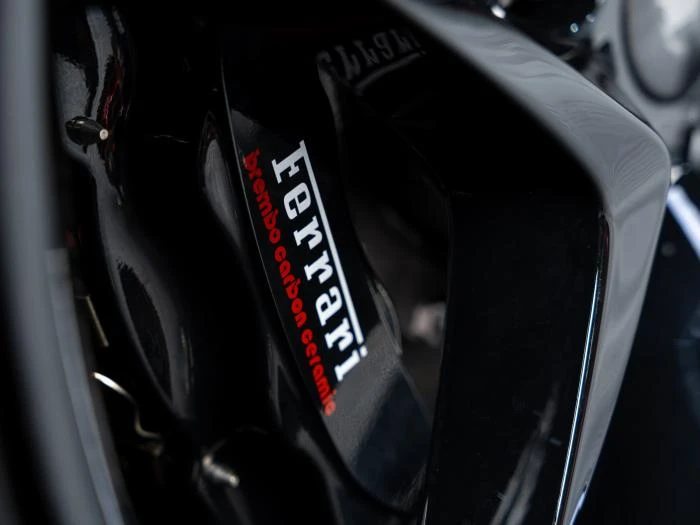 Ferrari Roma CARBON* ГАРАНЦИЯ 2029г, снимка 6 - Автомобили и джипове - 55242047