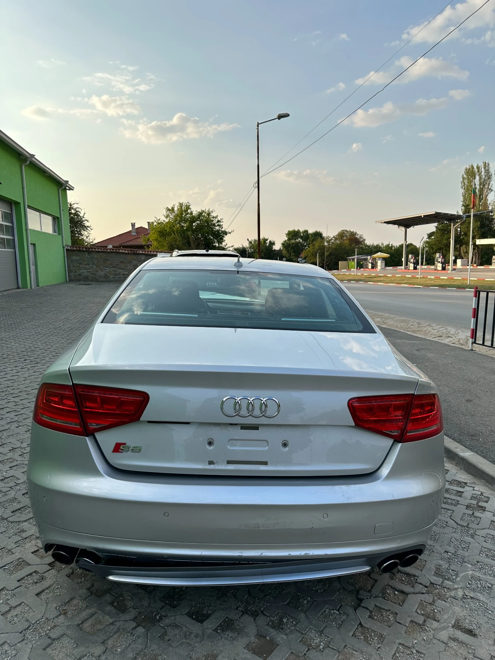 Audi S8 4.0 TFSI - изображение 8